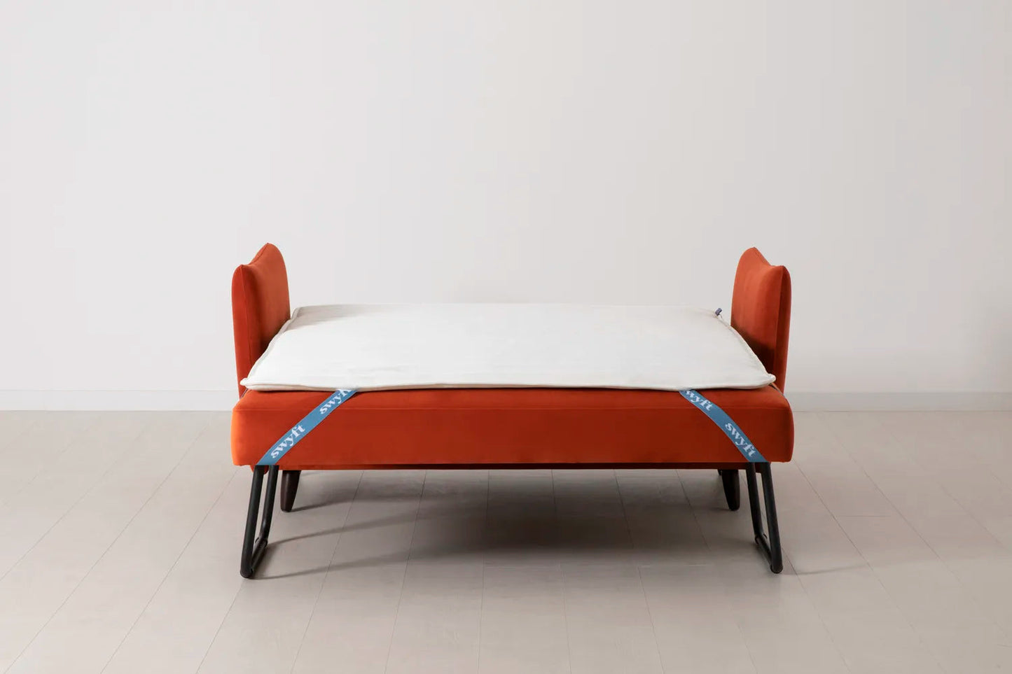 Model 08 Zweisitzer-Schlafsofa , Paprikarot