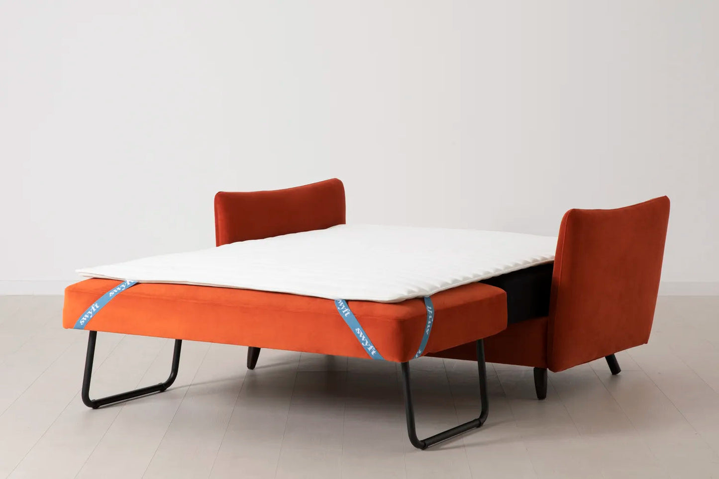 Model 08 Zweisitzer-Schlafsofa , Paprikarot