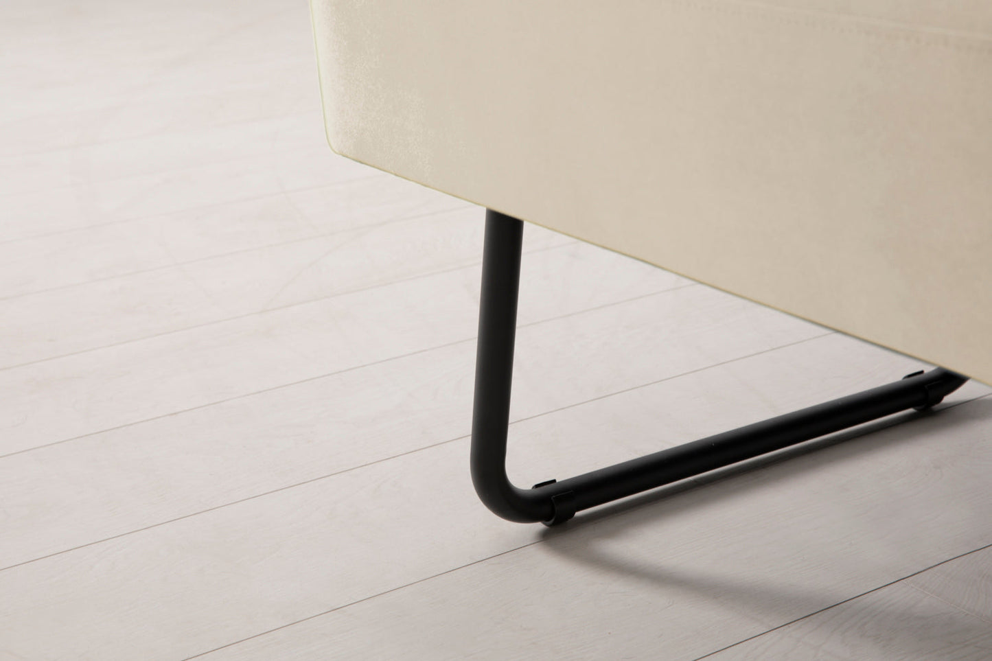 2,5-Sitzer-Schlafsofa Model 08, Knochenweiß