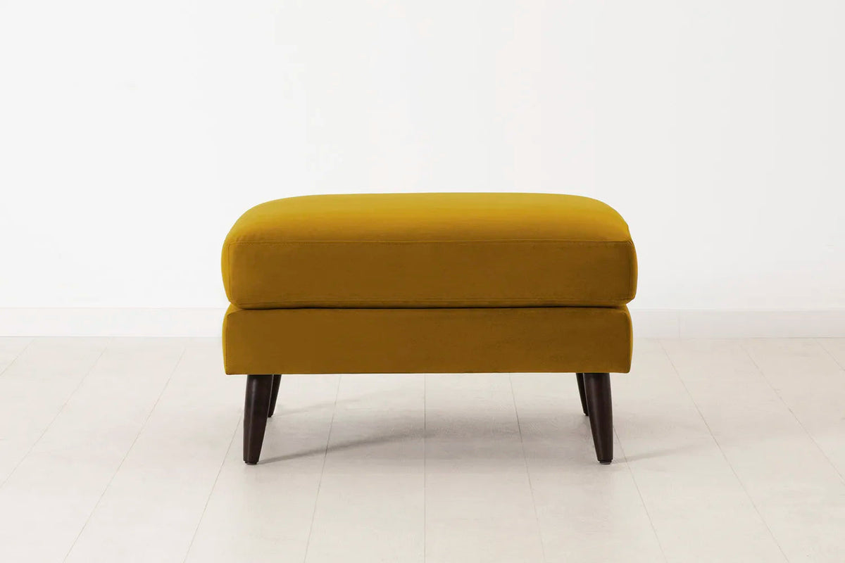 Polsterhocker Model 08, Senfgelb