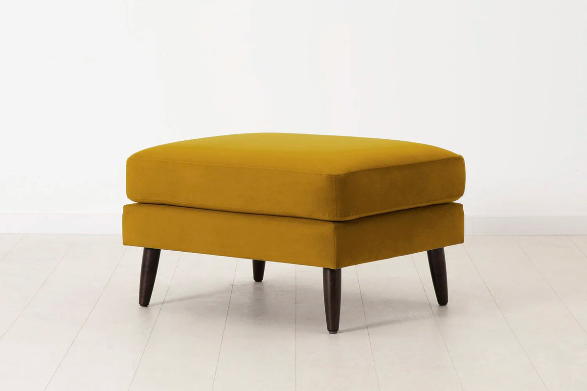 Polsterhocker Model 08, Senfgelb
