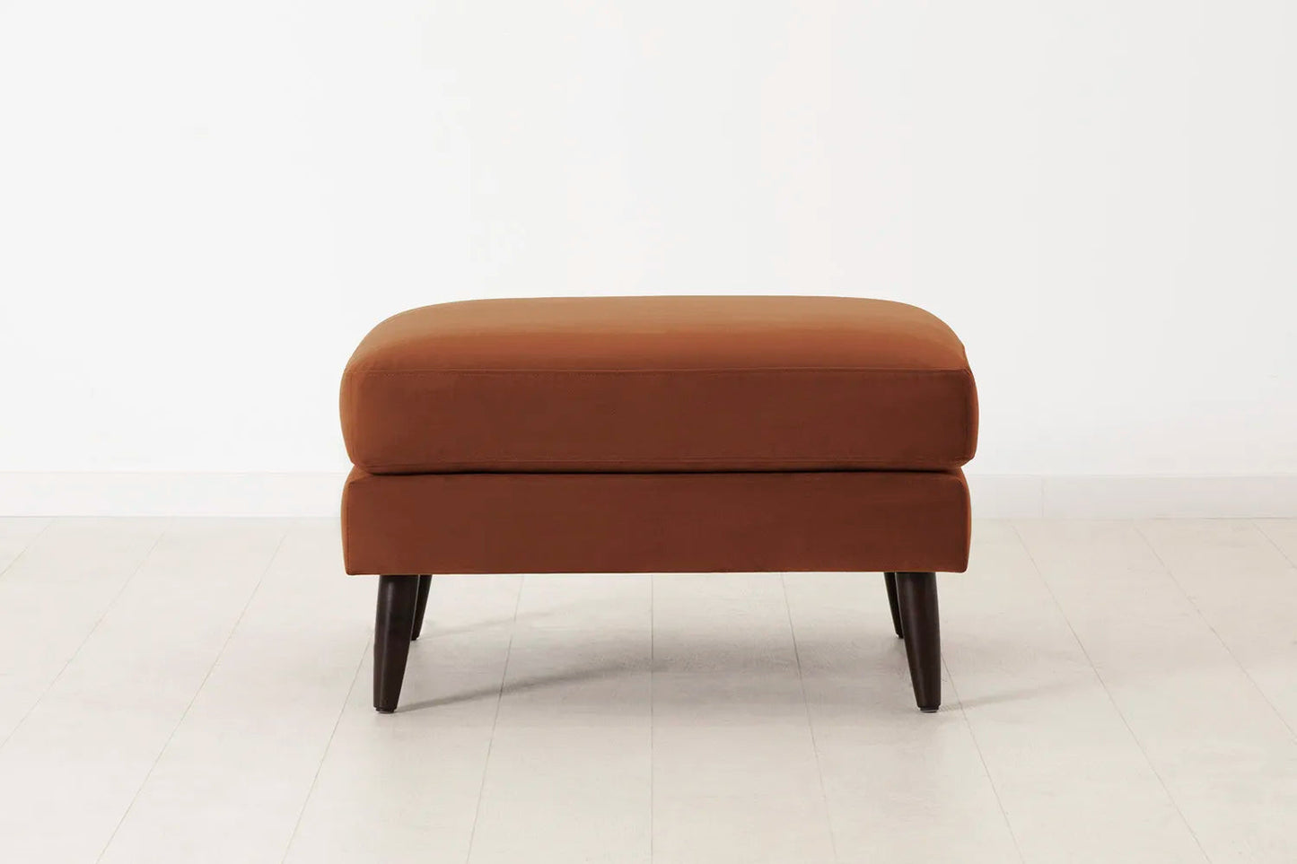 Model 08 Ottoman, Umber
