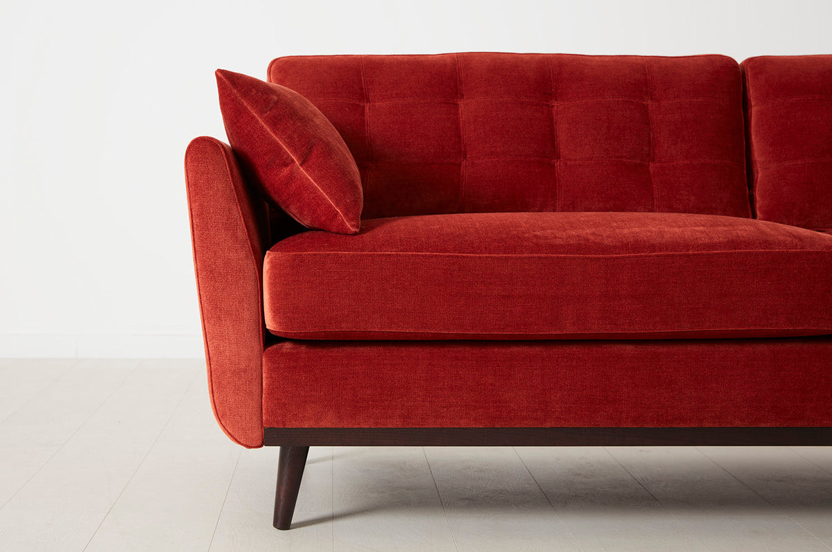 Model 10 Dreisizter Sofa mit Hocker, Harissarot