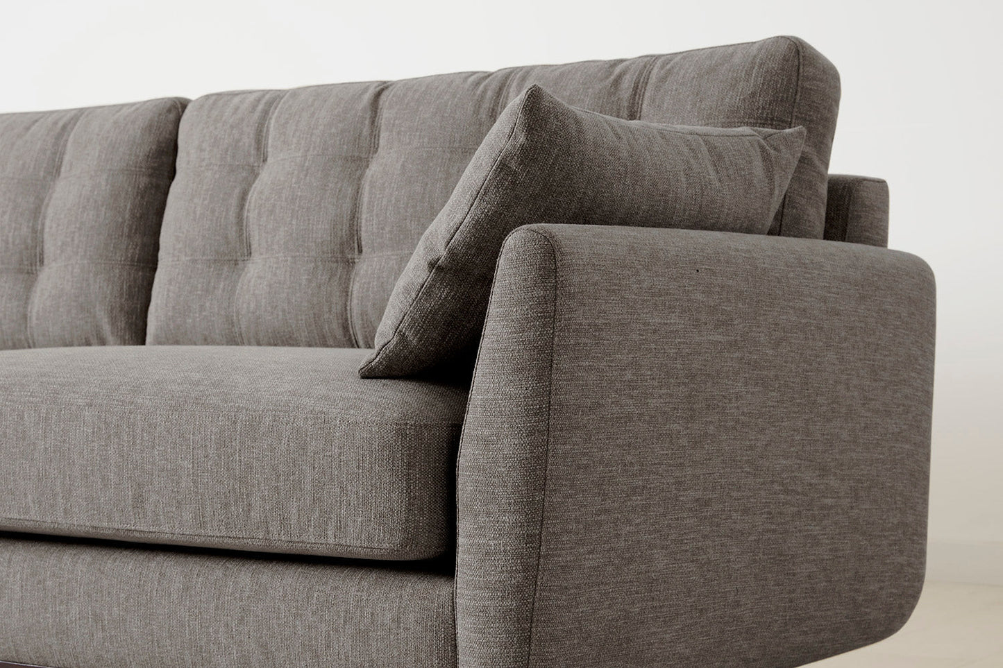 Model 10 Dreisizter Sofa mit Hocker, Schattengrau