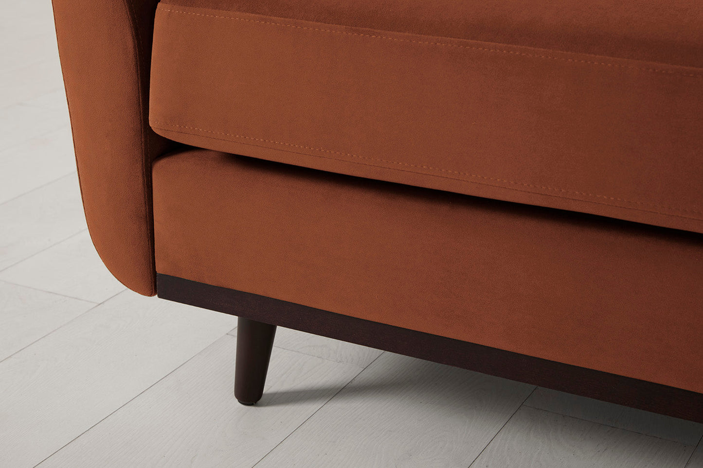 Model 10 Loveseat, Umber