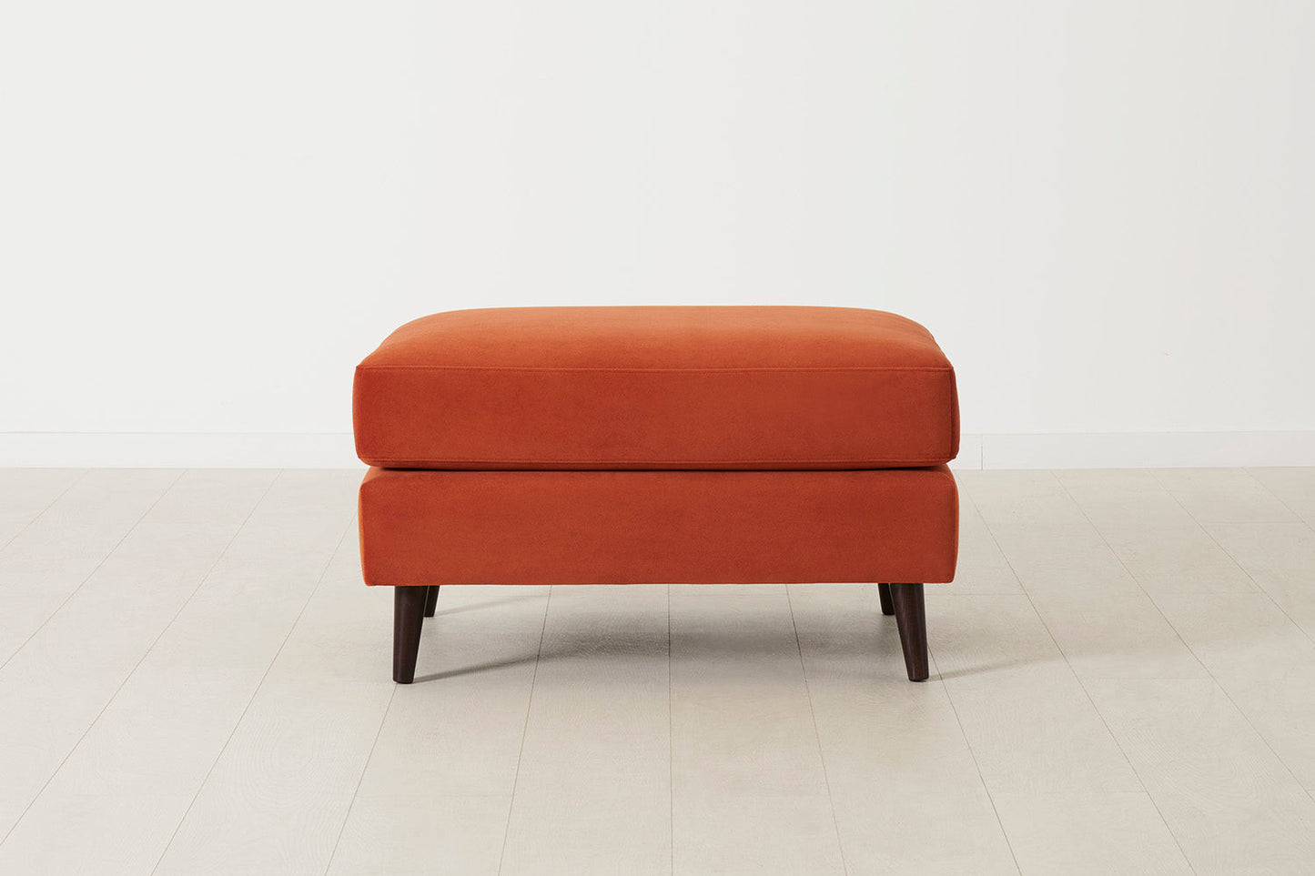 Polsterhocker Model 10, Paprikarot