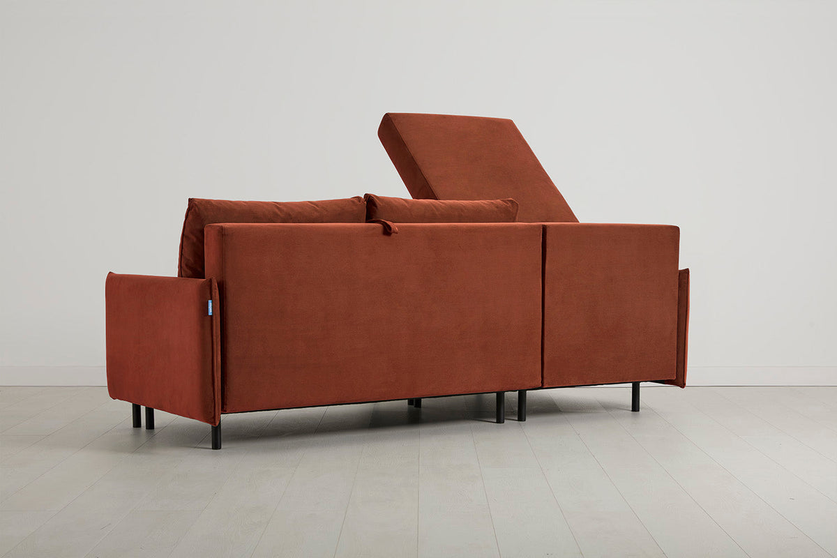 Model 12 Dreisitzer-Sofa mit Chaiselongue links, Ziegelrot