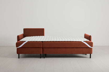 Model 12 Dreisitzer-Sofa mit Chaiselongue links, Ziegelrot