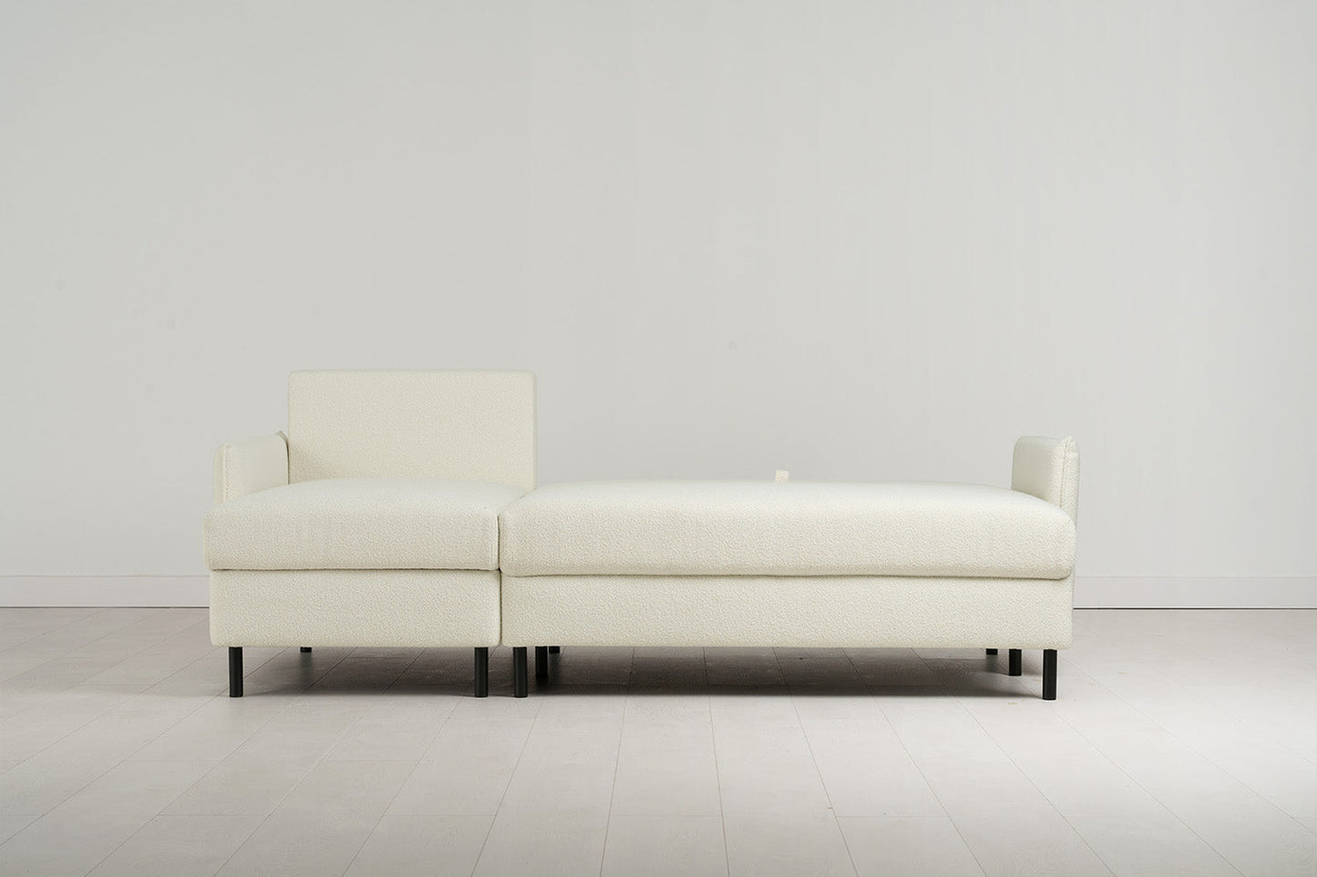 Dreisitzer-Sofa Model 12 mit Chaiselongue links