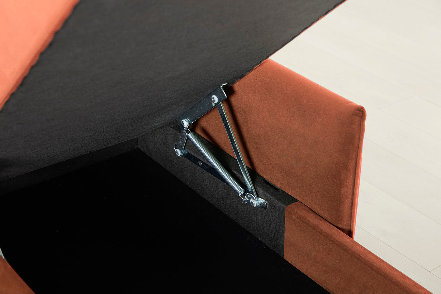 Model 12 Dreisitzer-Sofa mit Chaiselongue links, Ziegelrot