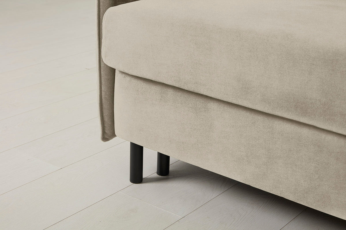 Model 12 Dreisitzer-Schlafsofa mit Chaiselongue rechts, Flachs