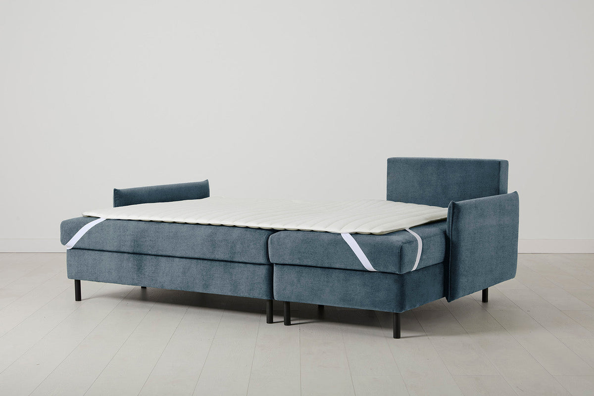Model 12 Dreisitzer-Schlafsofa mit Chaiselongue rechts, Wasserblau