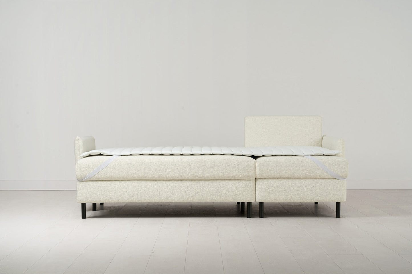 Dreisitzer-Schlafsofa Model 12 mit Chaiselongue rechts