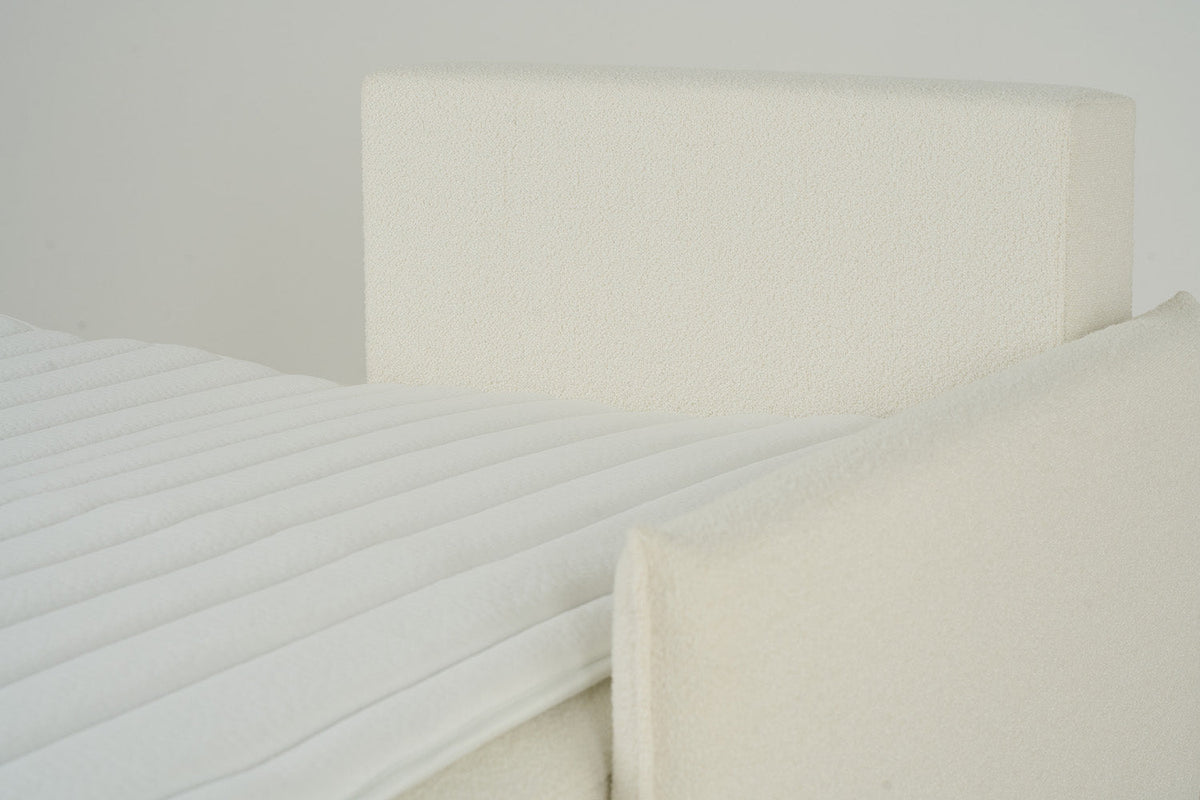 Dreisitzer-Sofa Model 12 mit Chaiselongue links