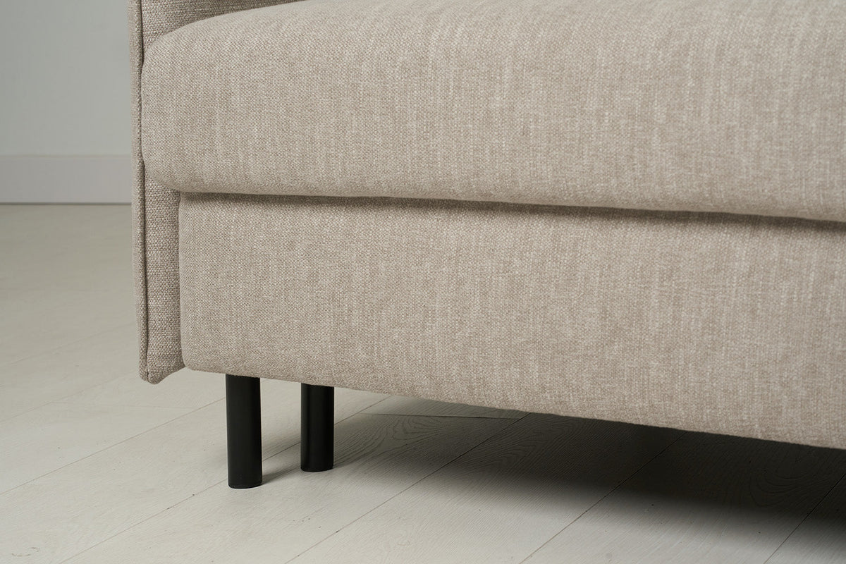 Dreisitzer-Sofa Model 12 mit Chaiselongue links