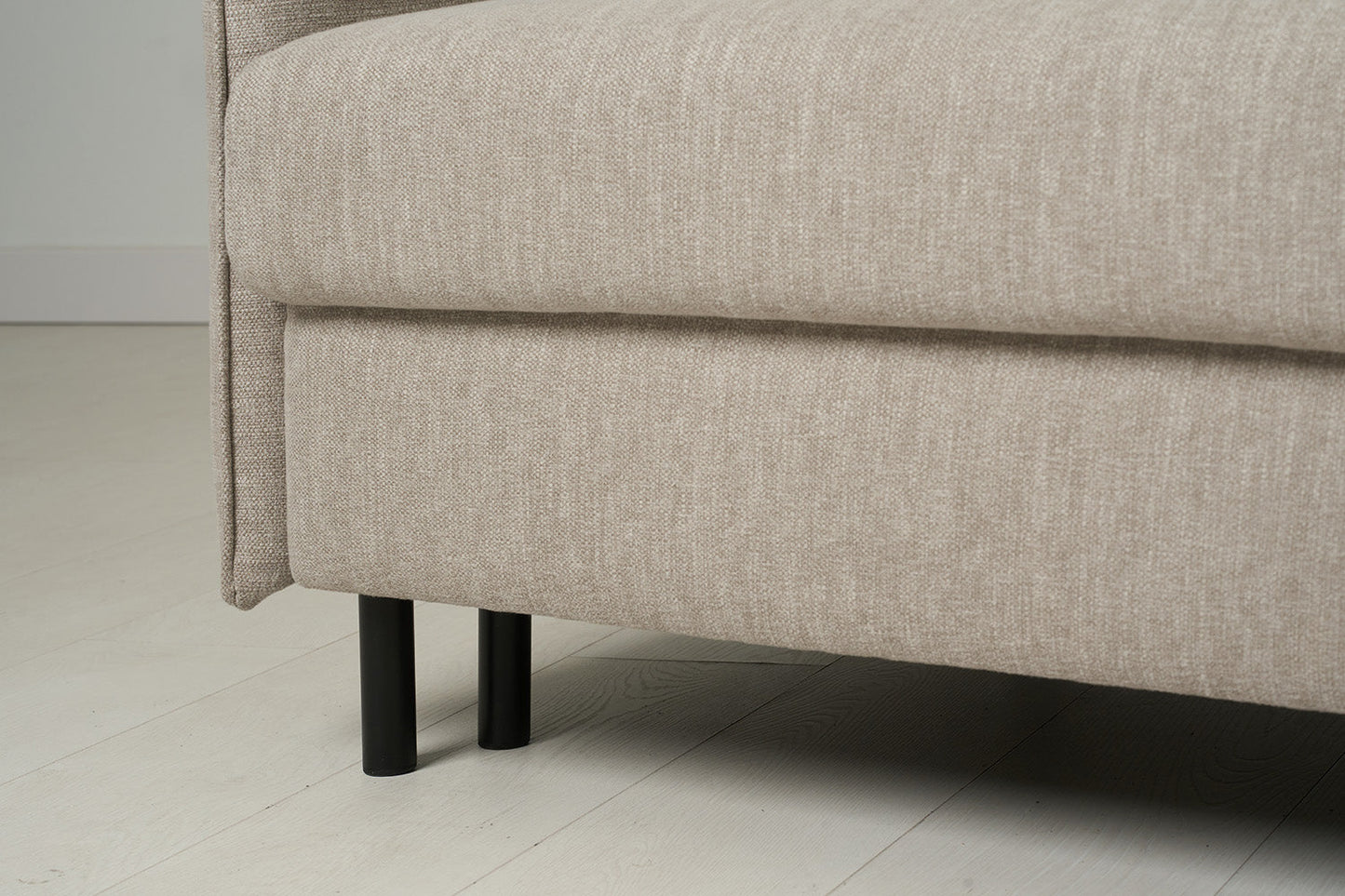 Dreisitzer-Sofa Model 12 mit Chaiselongue links