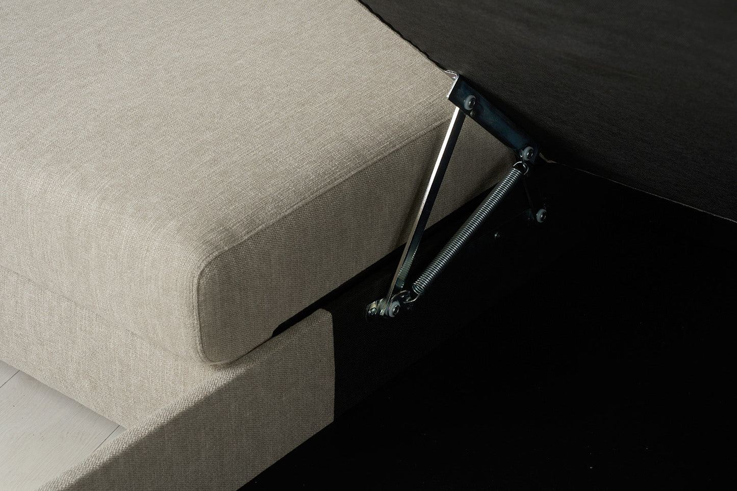 Dreisitzer-Sofa Model 12 mit Chaiselongue links