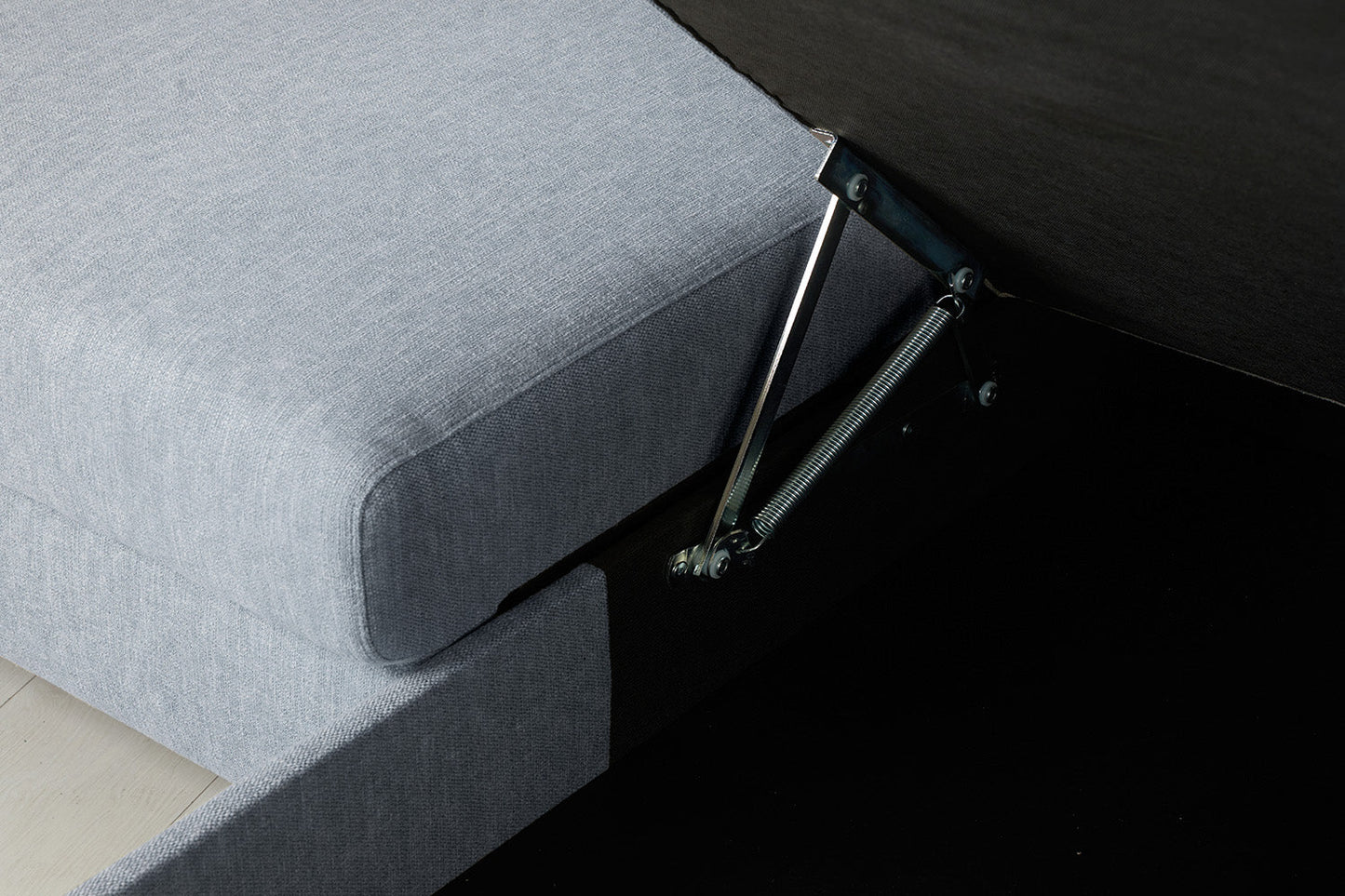 Dreisitzer-Sofa Model 12 mit Chaiselongue links