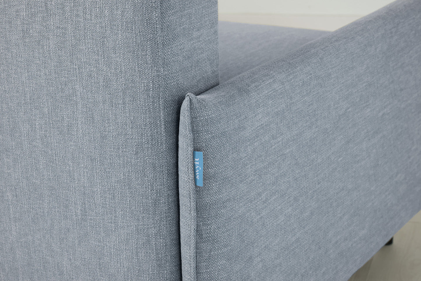 Dreisitzer-Sofa Model 12 mit Chaiselongue links