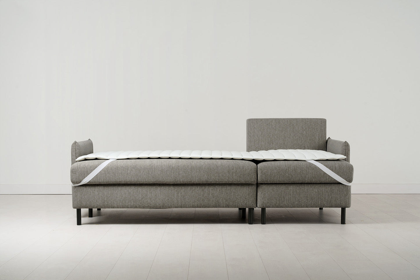 Dreisitzer-Schlafsofa Model 12 mit Chaiselongue rechts