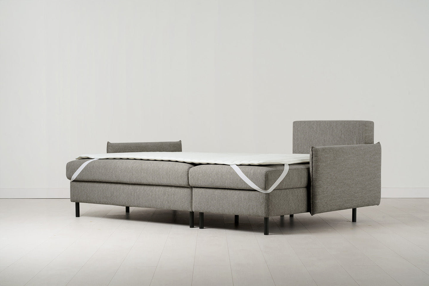 Dreisitzer-Schlafsofa Model 12 mit Chaiselongue rechts