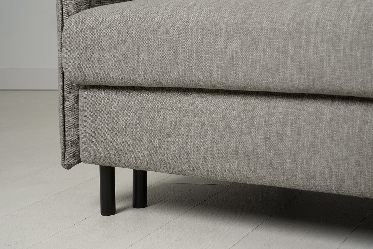 Dreisitzer-Sofa Model 12 mit Chaiselongue links