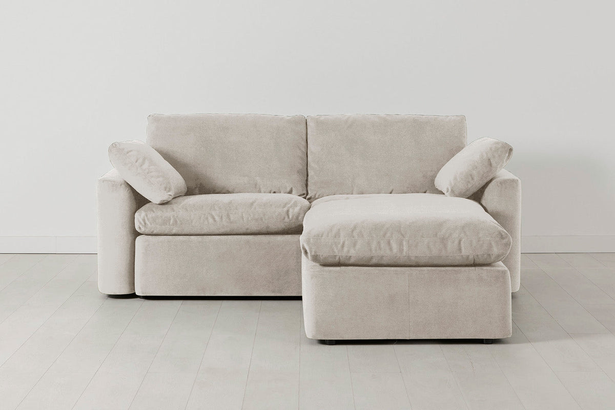 Model 13 Zweisitzer-Sofa mit Caiselongue rechts, KreideweiÃŸ
