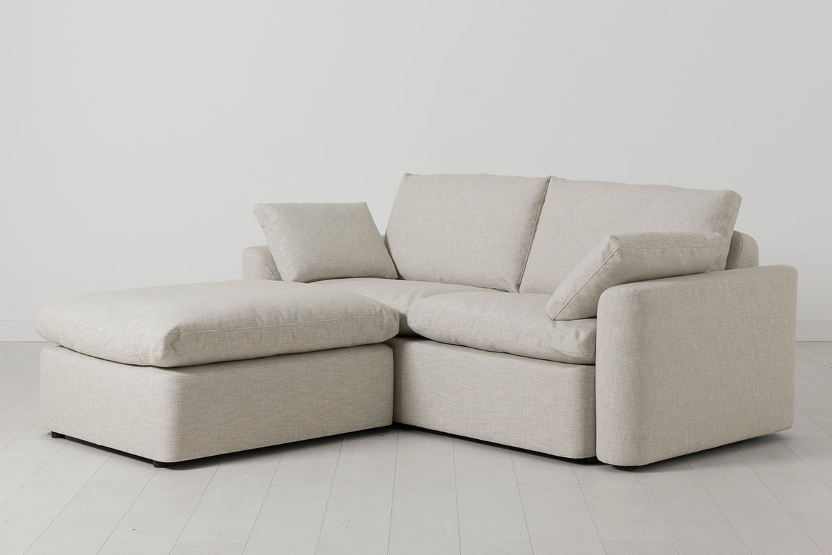Model 13 Zweisitzer-Sofa mit Chaiselongue links, Helles Pergament