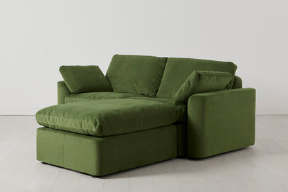 Model 13 Zweisitzer-Sofa mit Caiselongue rechts, Laubgrün