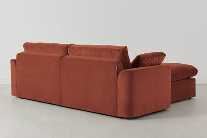 Model 13 Dreisitzer-Sofa mit Caiselongue rechts, Ziegelrot