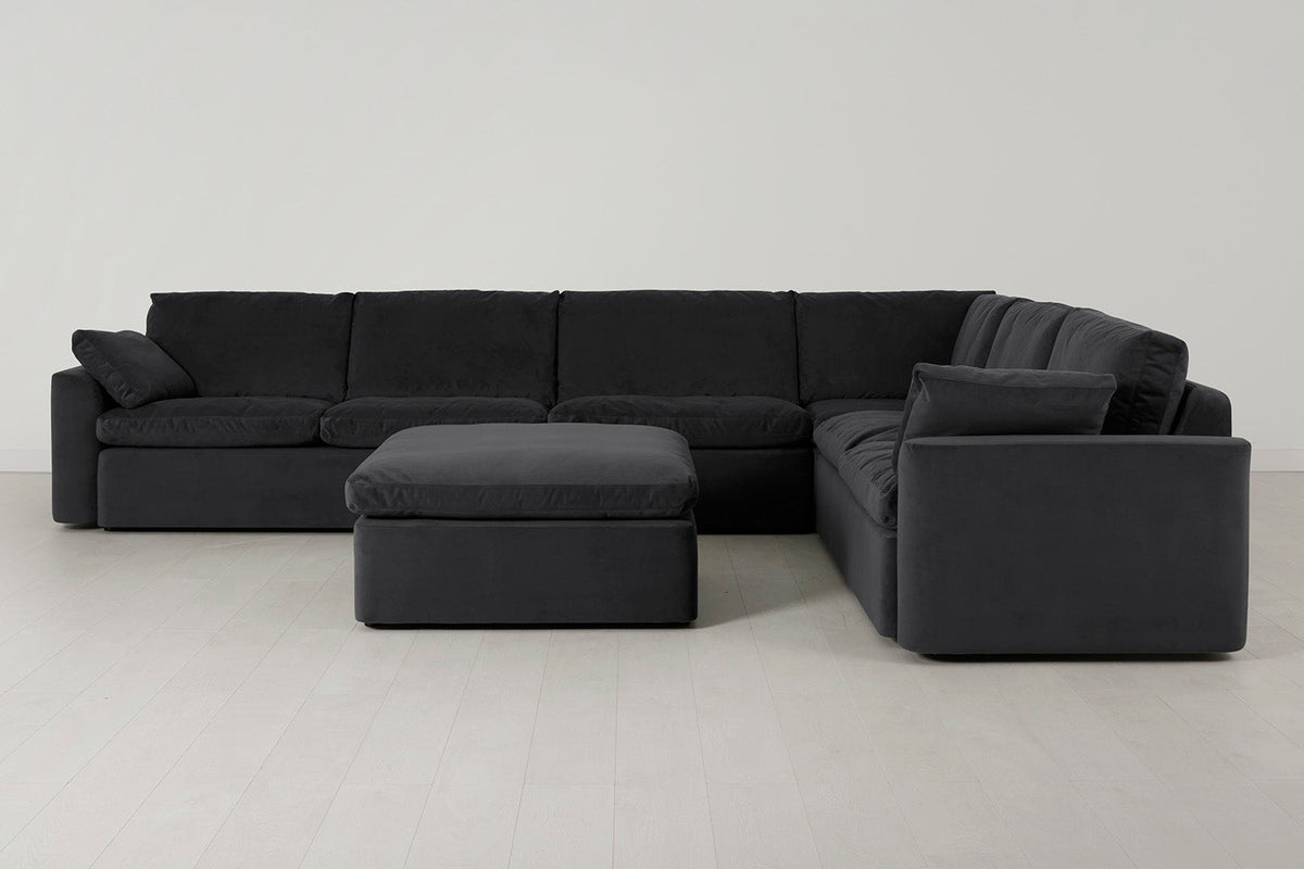 Model 13 Großes Ecksofa mit Polsterhocker, Dunkelgrau