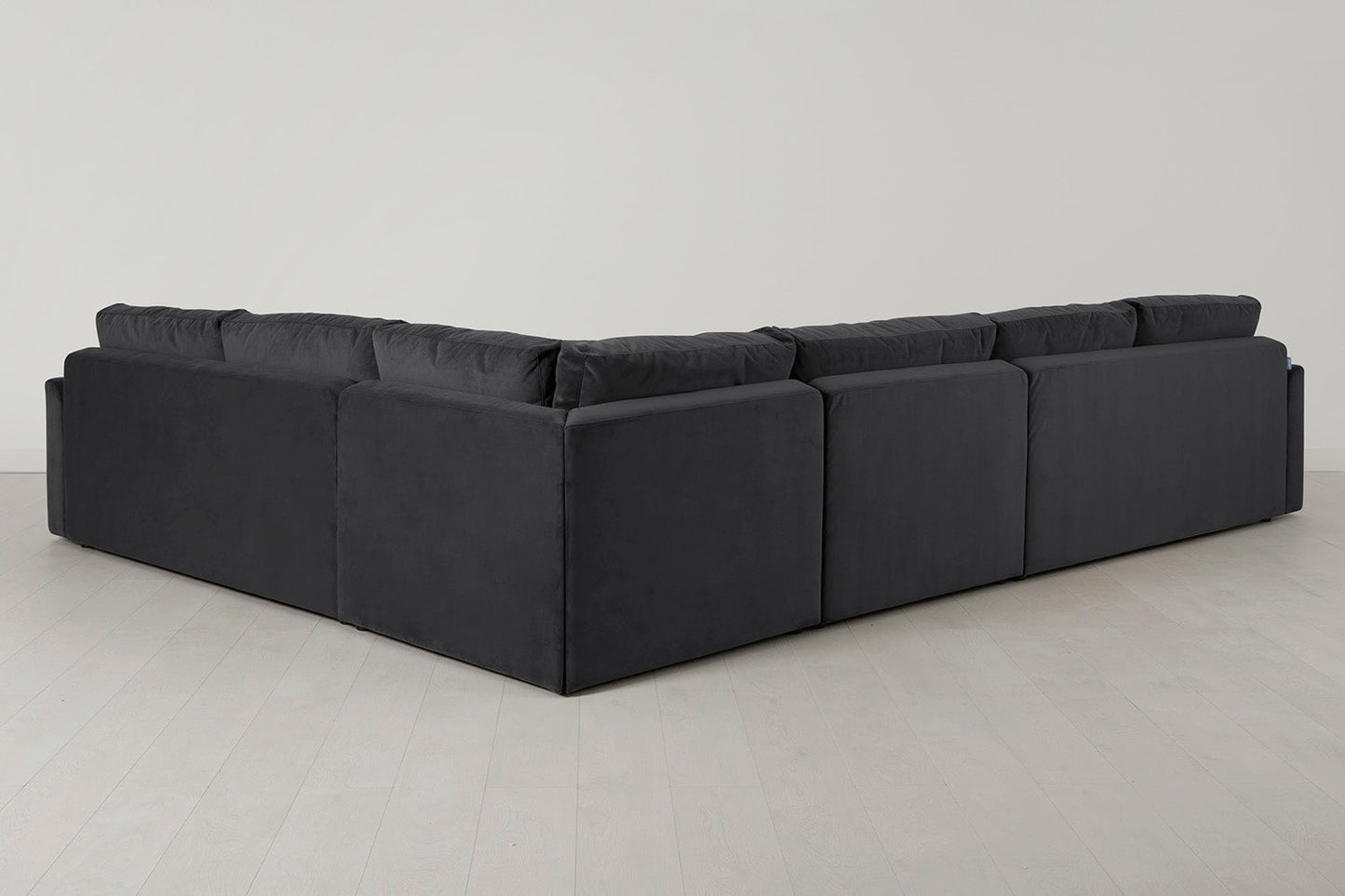 Model 13 Großes Ecksofa mit Polsterhocker, Dunkelgrau
