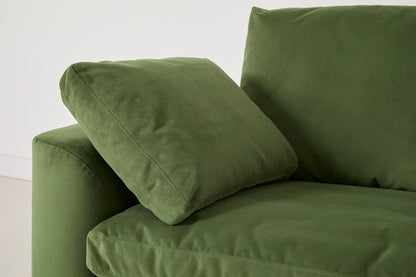 Model 13 Zweisitzer-Sofa mit Caiselongue rechts, Laubgrün