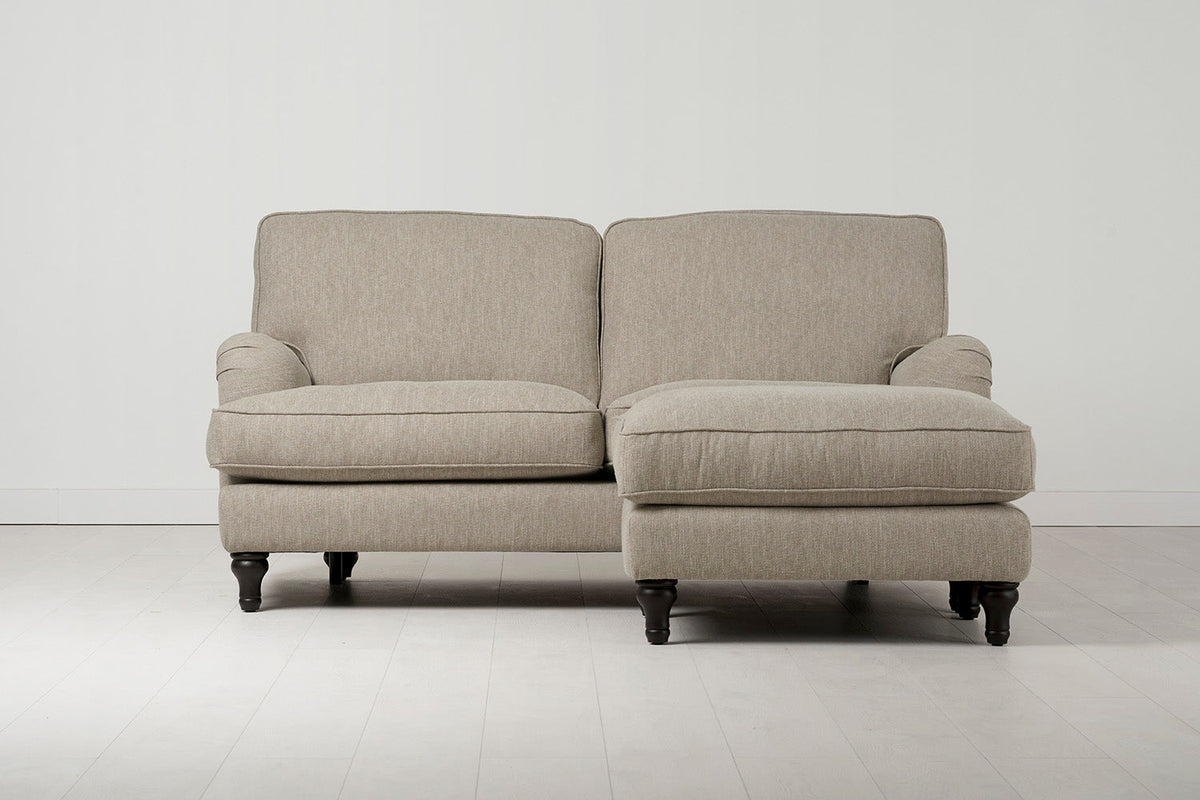 Model 15 Zweisitzer Sofa mit Hocker – Swyft