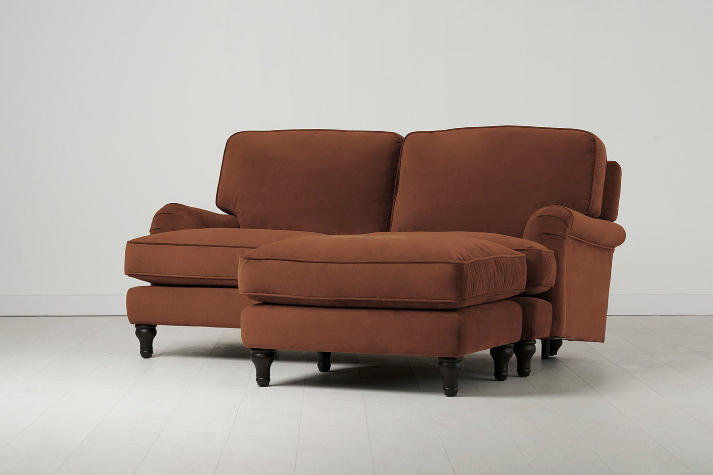 Model 15 Zweisitzer Sofa mit Hocker, Umbrabraun