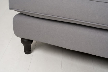 Model 15 Dreisizter Sofa mit Hocker, Risso