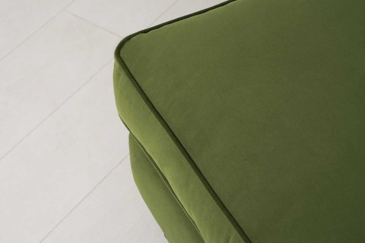 Model 15 Ottoman, Vine