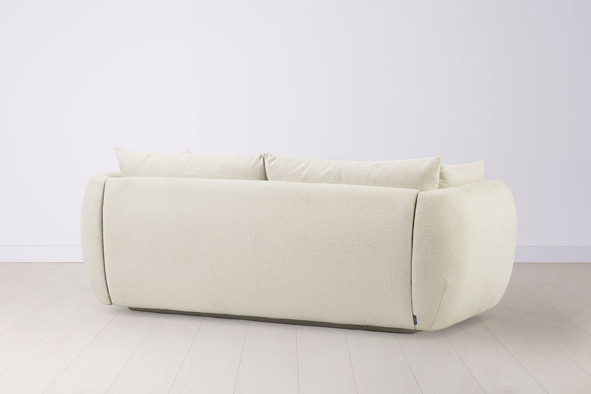  Model 16 Dreisitzer-Sofa