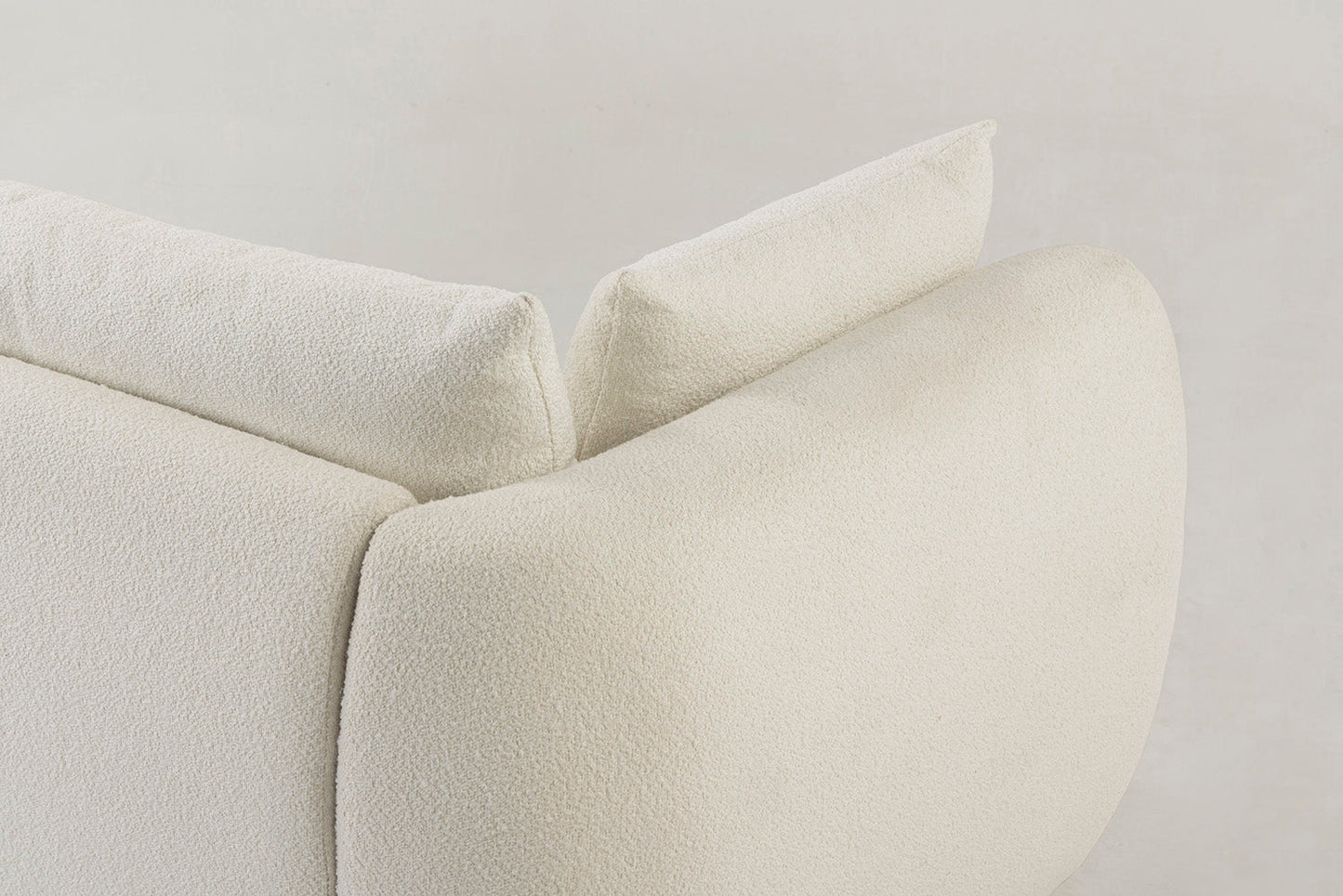  Model 16 Dreisitzer-Sofa