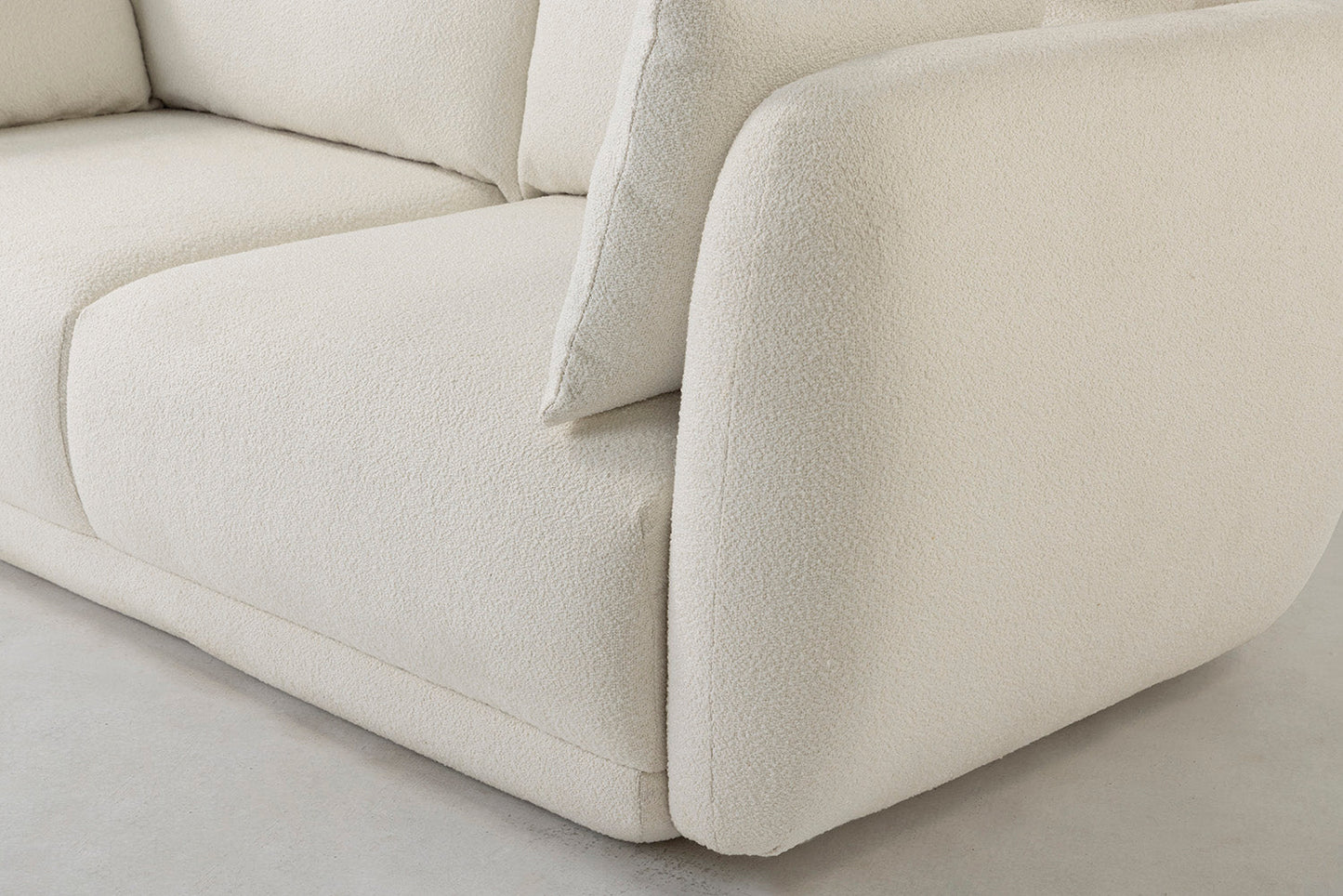  Model 16 Dreisitzer-Sofa
