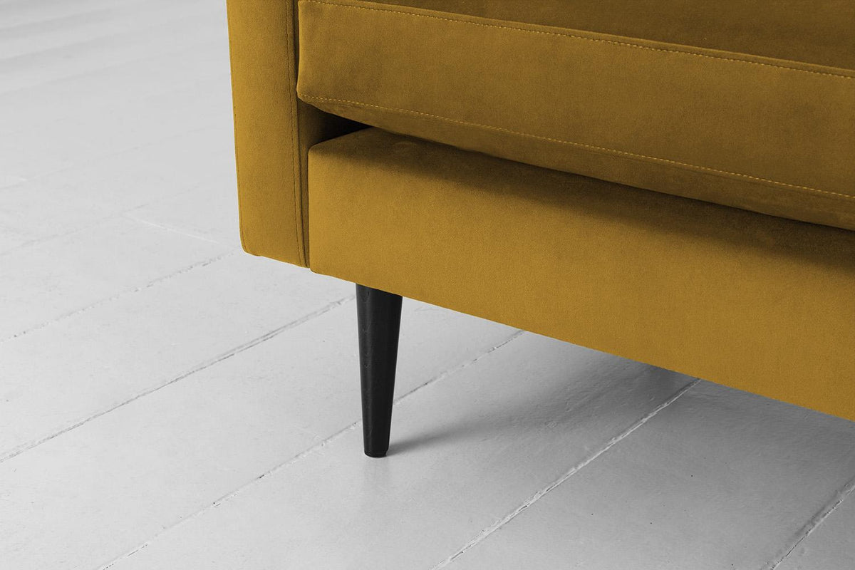 Zweisitzer-Sofa Model 01, Senfgelb
