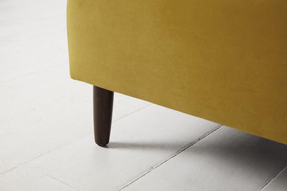 Zweisitzer-Sofa Model 05, Senfgelb