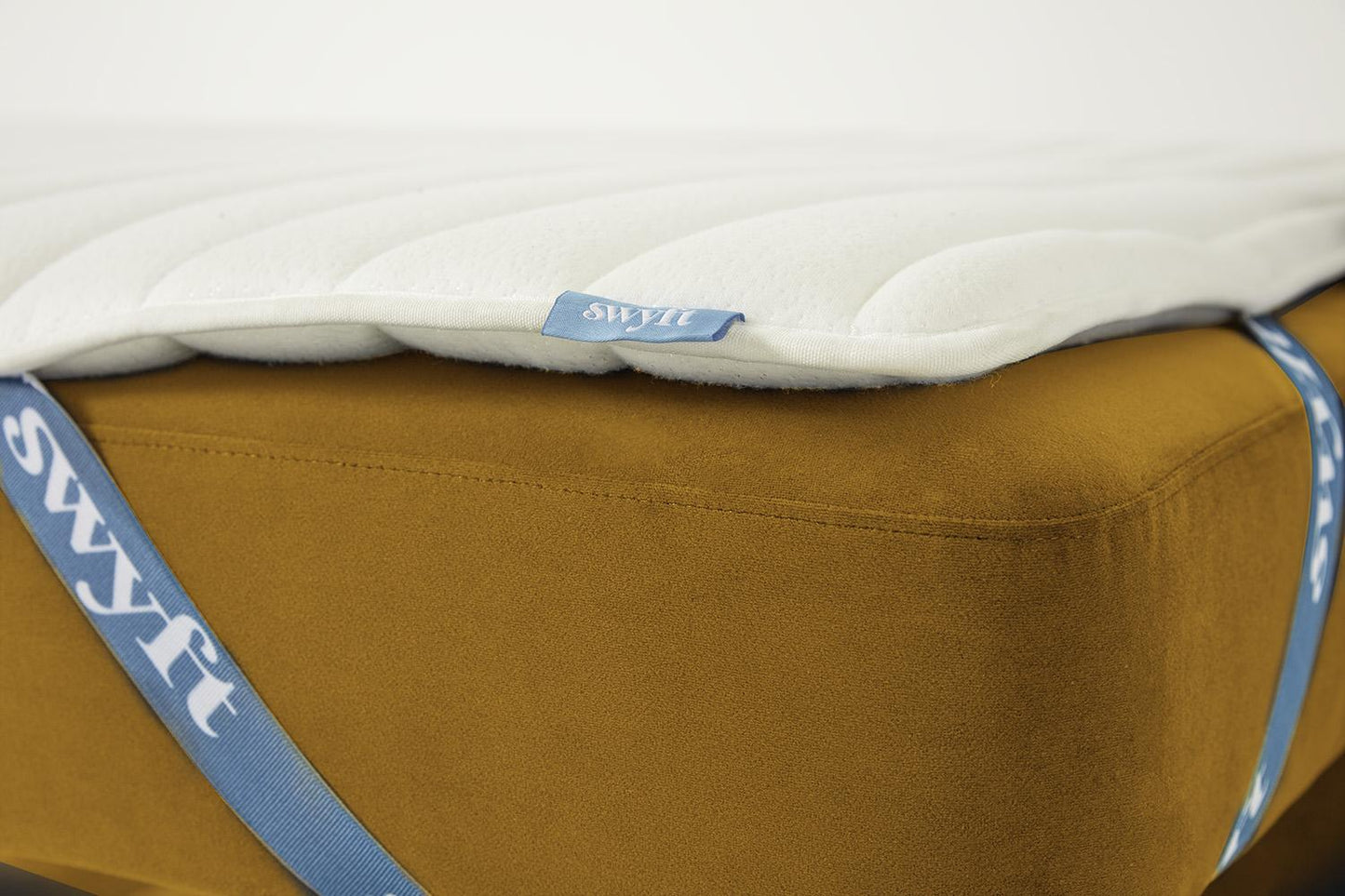 Model 04 Dreisitzer-Schlafsofa