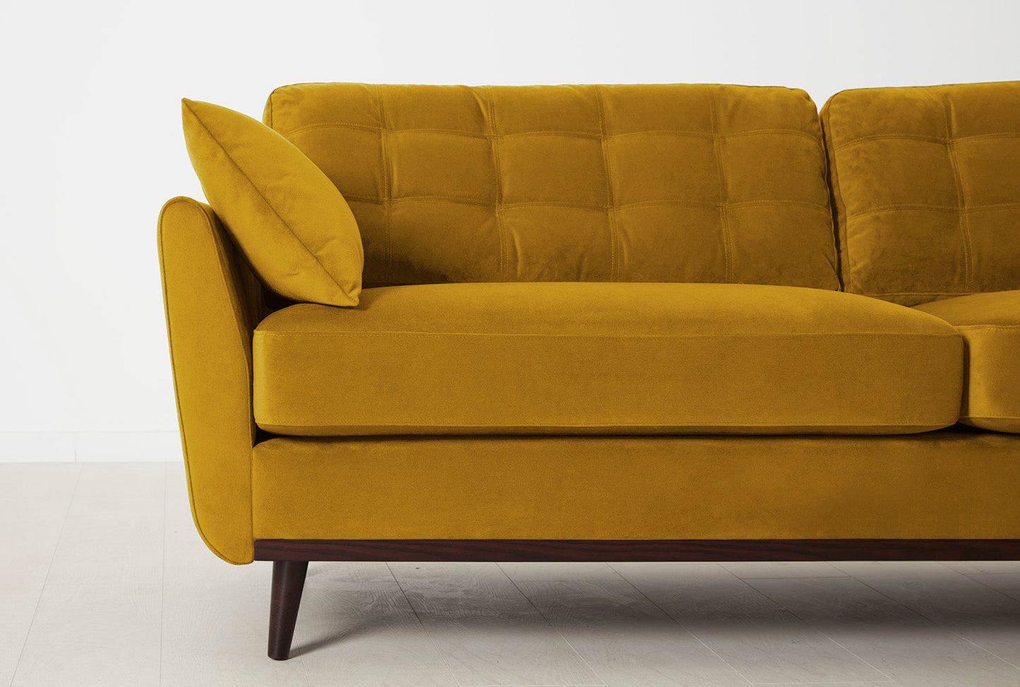 Dreisitzer-Sofa Model 10, Senfgelb