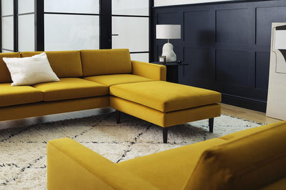 Model 01 Dreisizter Sofa mit Hocker, Senfgelb