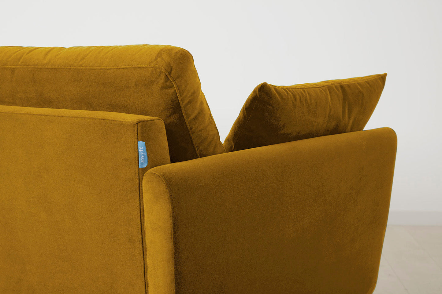 Dreisitzer-Sofa Model 10, Senfgelb