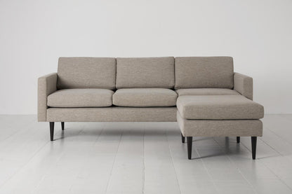 Model 01 Dreisizter Sofa mit Hocker, Steingrau