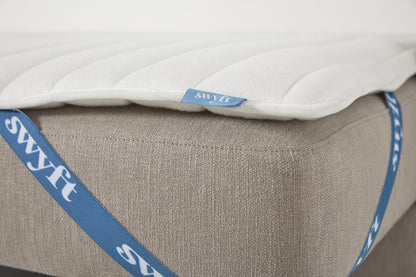 Model 04 Dreisitzer-Schlafsofa, Steingrau