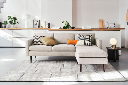Model 01 Dreisizter Sofa mit Hocker, Steingrau