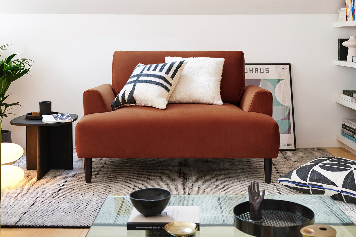 Model 05 Loveseat, Umber